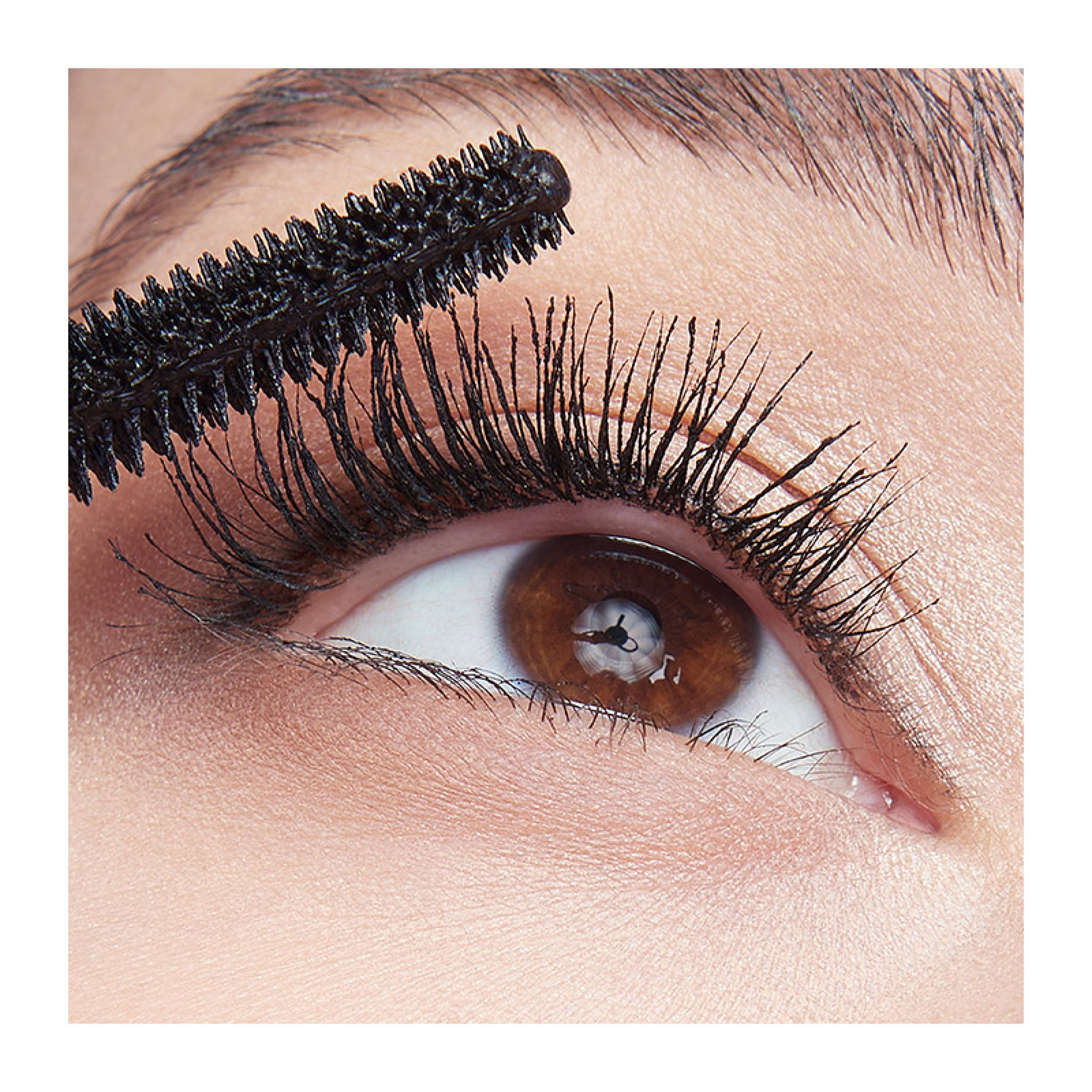 50 Maybelline Lash Sensational® Sky High Αδιάβροχη Mascara για Μήκος και Όγκο – Very Black - Image 3